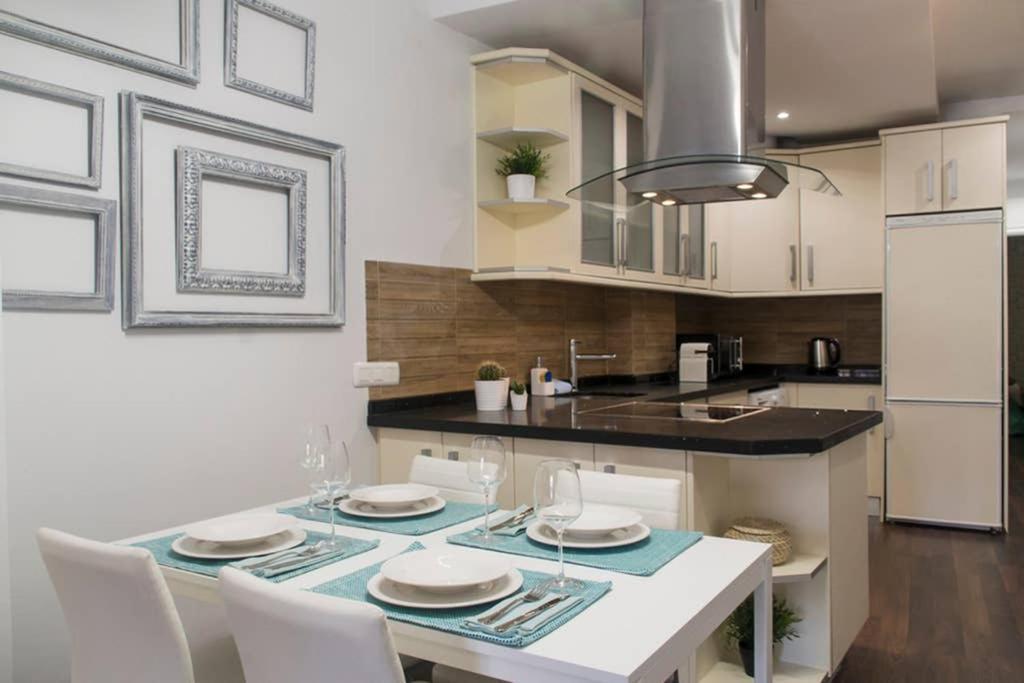 New!!! Luxury City Center & Private Terrace Málaga Eksteriør billede